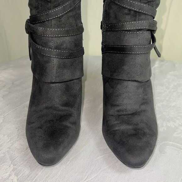 Coach & Four Womens GraySuede Mid-Calf Boots Size 6 With Hexagonal Buckle Detai - Picture 3 of 13